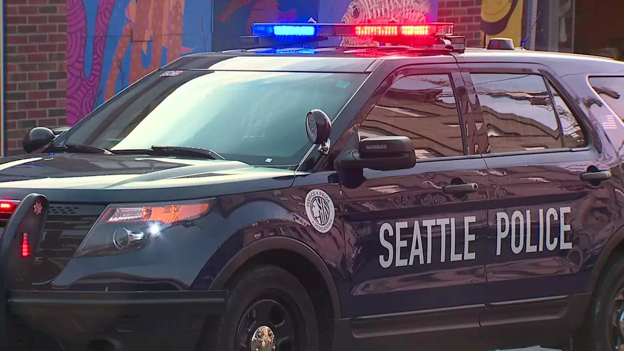 Police: Man arrested on warrant for robbery after 'suspicious circumstance' in West Seattle