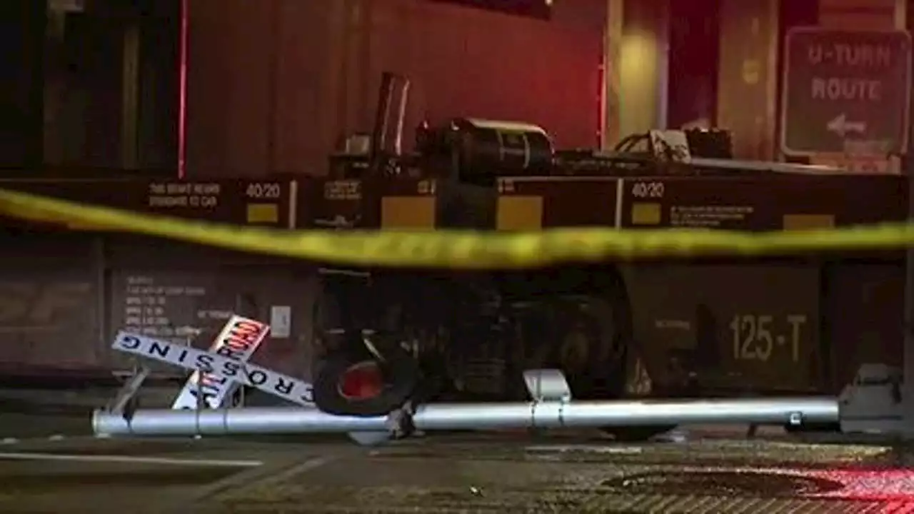 Train 'derailment' in South Seattle knocks down powerlines