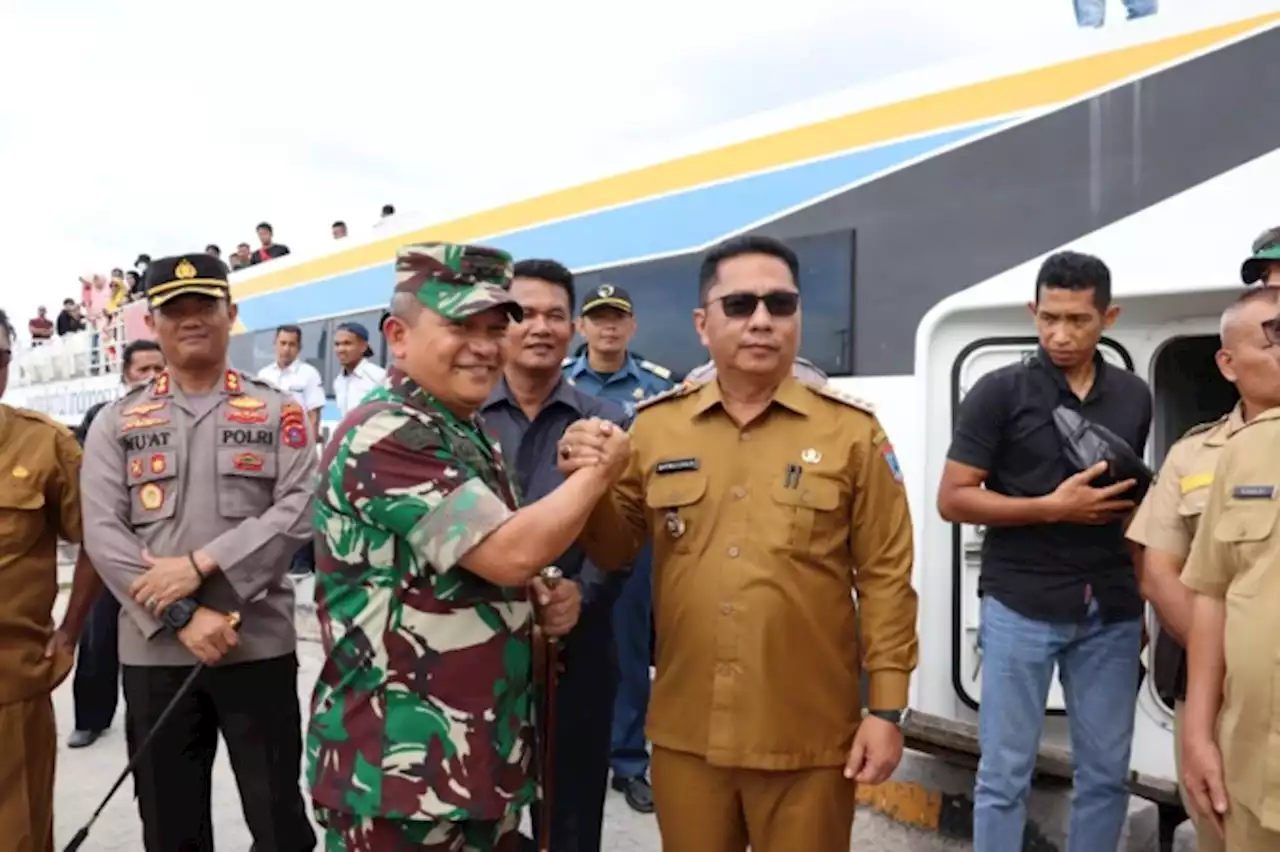 TNI Dukung Sektor Pertanian Mentawai