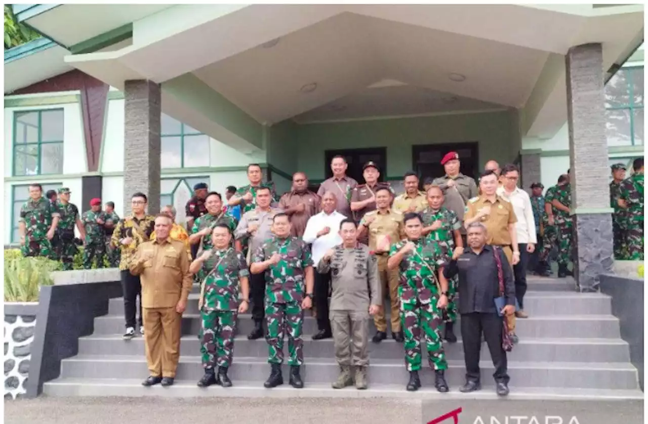 Ketua Majelis Rakyat Papua Barat Apresiasi Panglima TNI & Kapolri