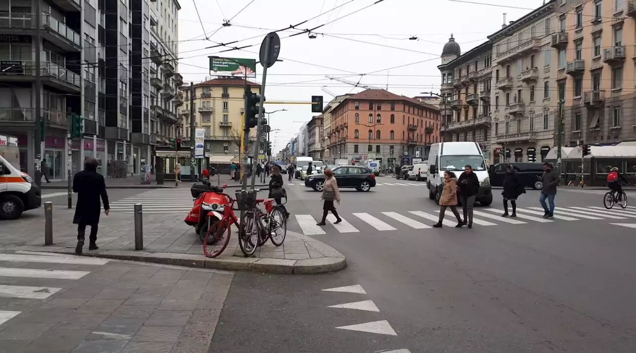 Milano, dal 2024 le auto viaggeranno a 30 km/h in città