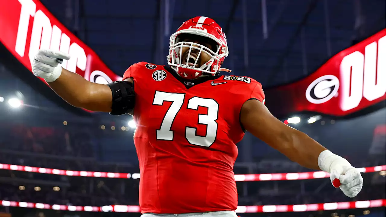 Georgia Bulldogs repeat as college football's national champion, thrashing T.C.U.