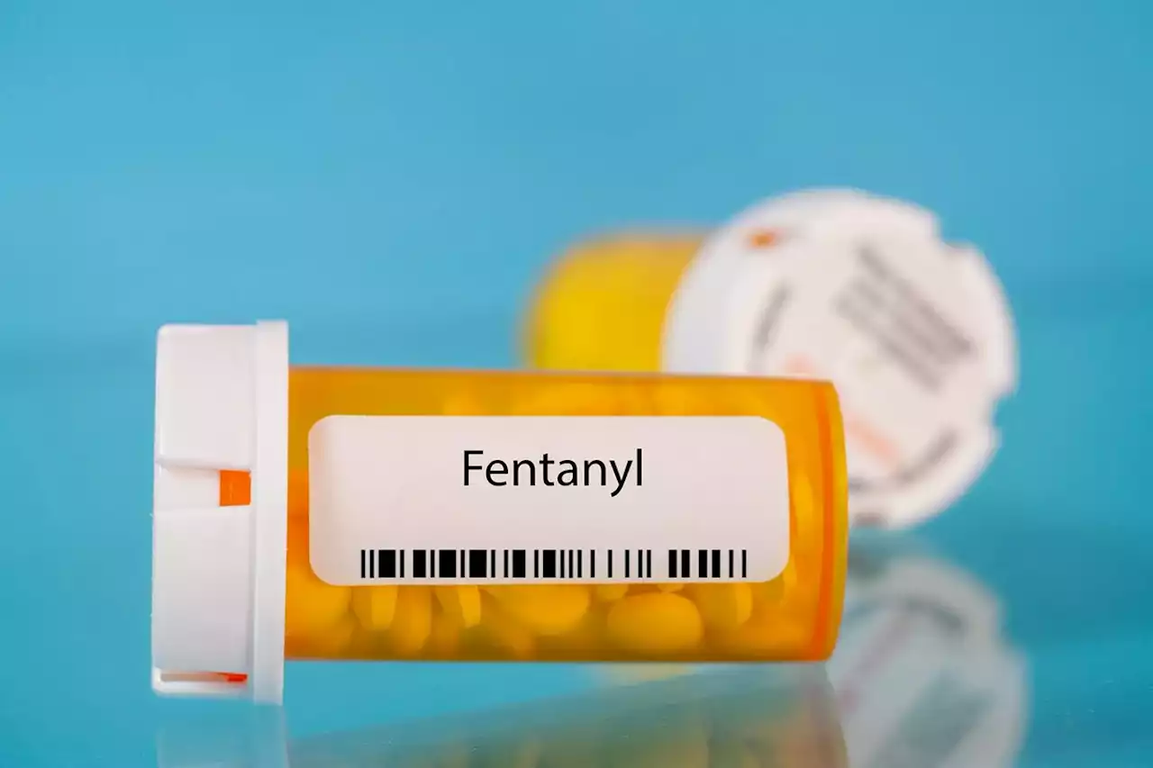 NJ teacher overdoses on fentanyl in front of students