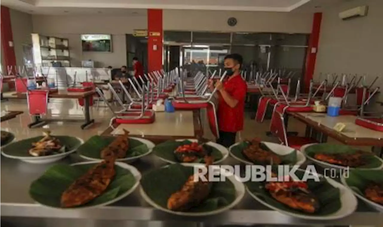 Perdebatan Makan Nasi Padang Pakai Tangan Vs Pakai Sendok, Pakar Kuliner Buka Suara |Republika Online