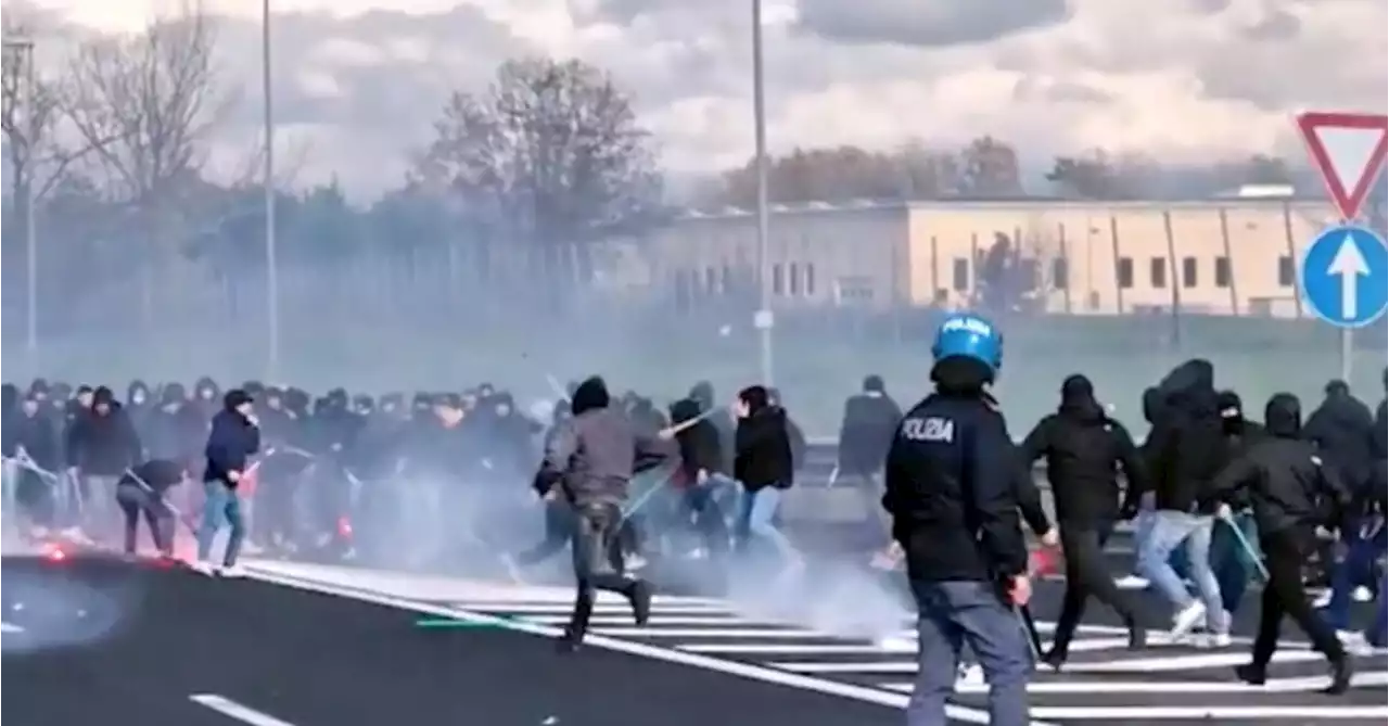 Ultras Napoli, accordo con le altre curve: &quot;Chi picchia un romanista non resta solo&quot;