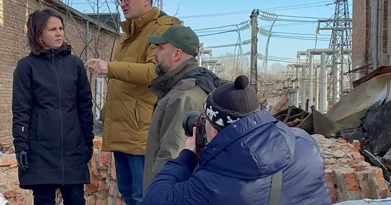 Geheime Aktion: Baerbock besucht schwer vom Krieg getroffenes Charkiw in Ostukraine