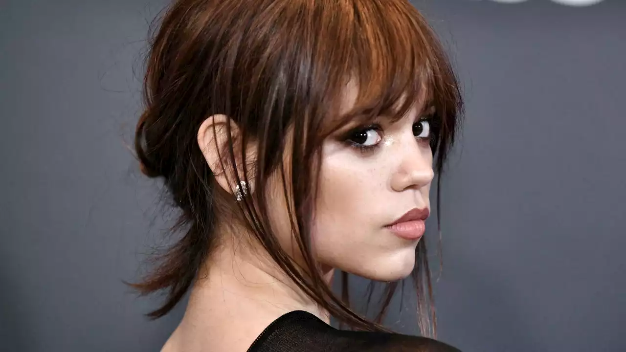 Jenna Ortega Wore TikTok's Favorite Alternative to the AirPod Max