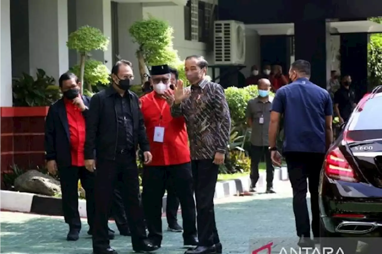 Jokowi Pamer Keberhasilan Lewati Krisis Ekonomi di HUT PDIP