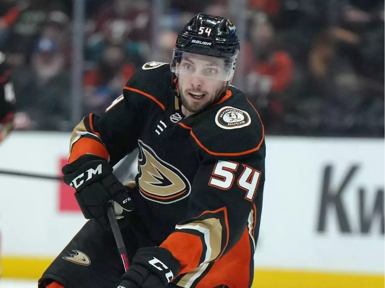 Anaheim Ducks' Justin Kirkland hospitalized after crash on way to game