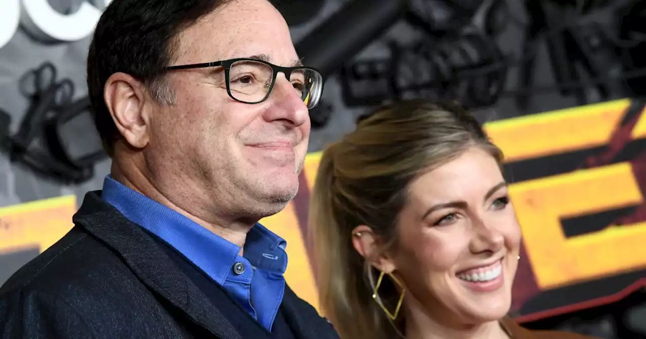 Kelly Rizzo honors Bob Saget 1 year after his death: 'It still seems unreal'