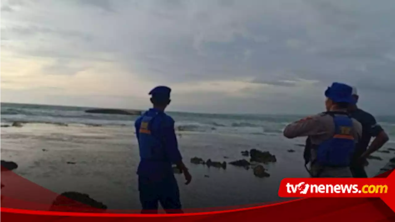 Sebuah Kapal Tanpa Identitas dan Bendera Dilaporkan Terdampar di Laut Selatan Garut