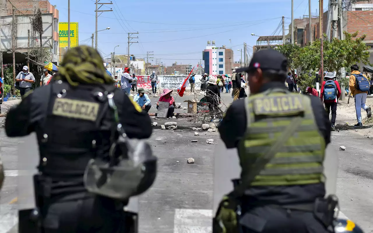 Al menos 14 los muertos por choques entre manifestantes y fuerza pública en Perú