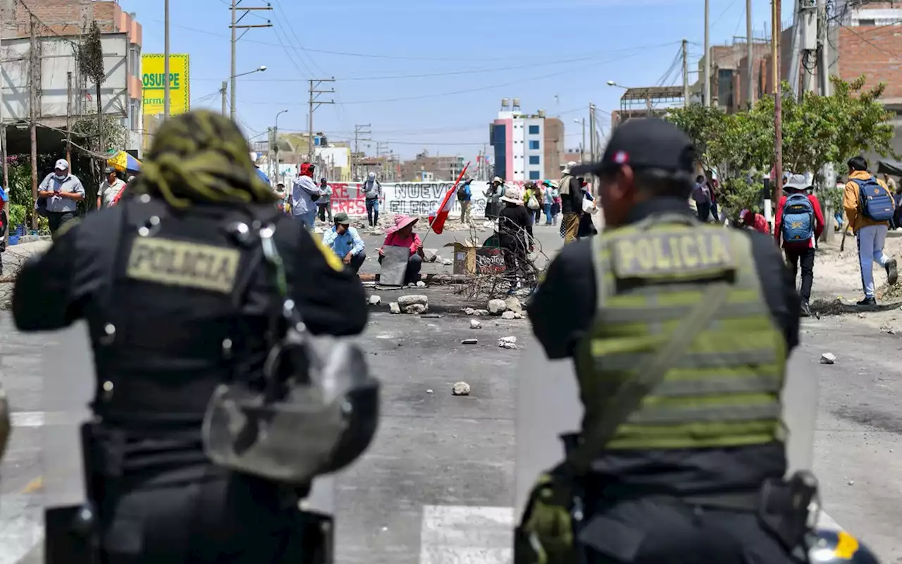 Al menos 12 los muertos por choques entre manifestantes y fuerza pública en Perú