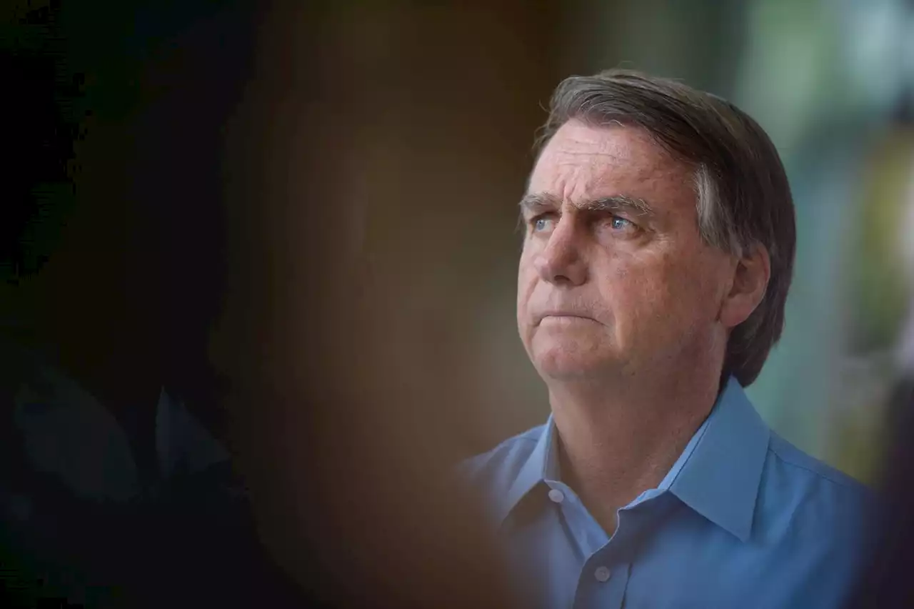 Jair Bolsonaro dice que está internado por una “adherencia abdominal”