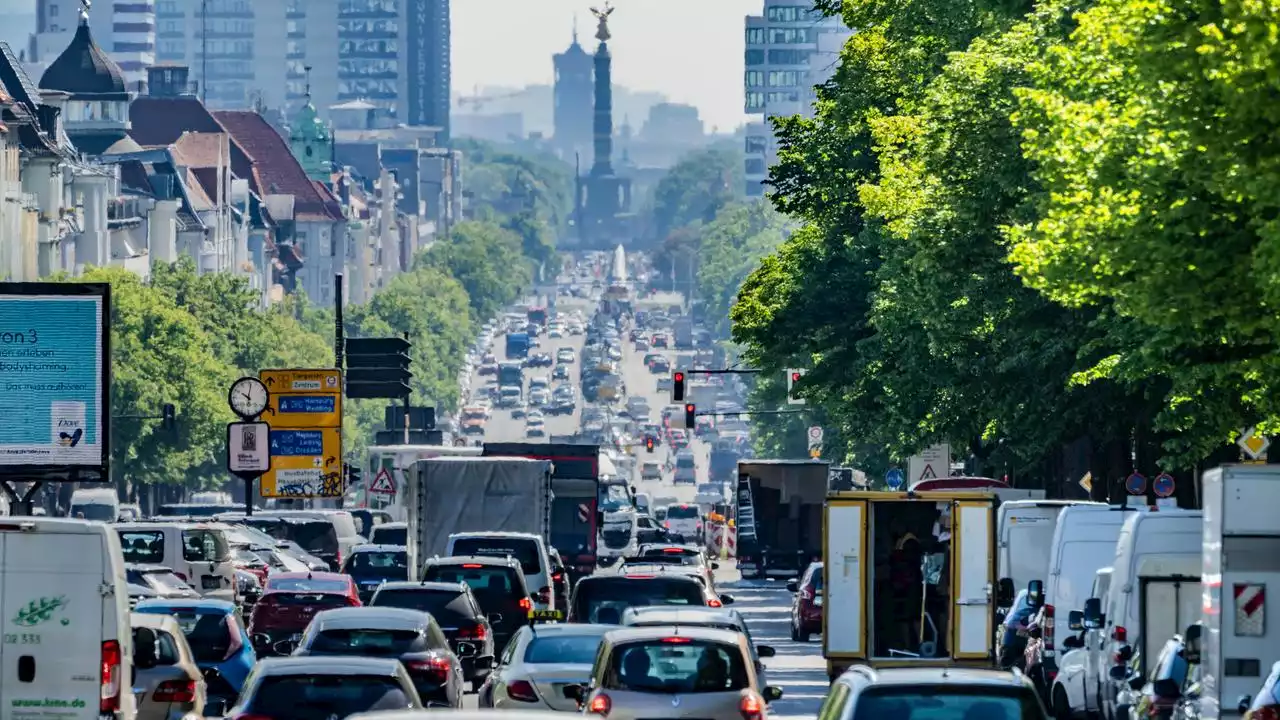 So viel Lebenszeit verlieren Pendler im Stau