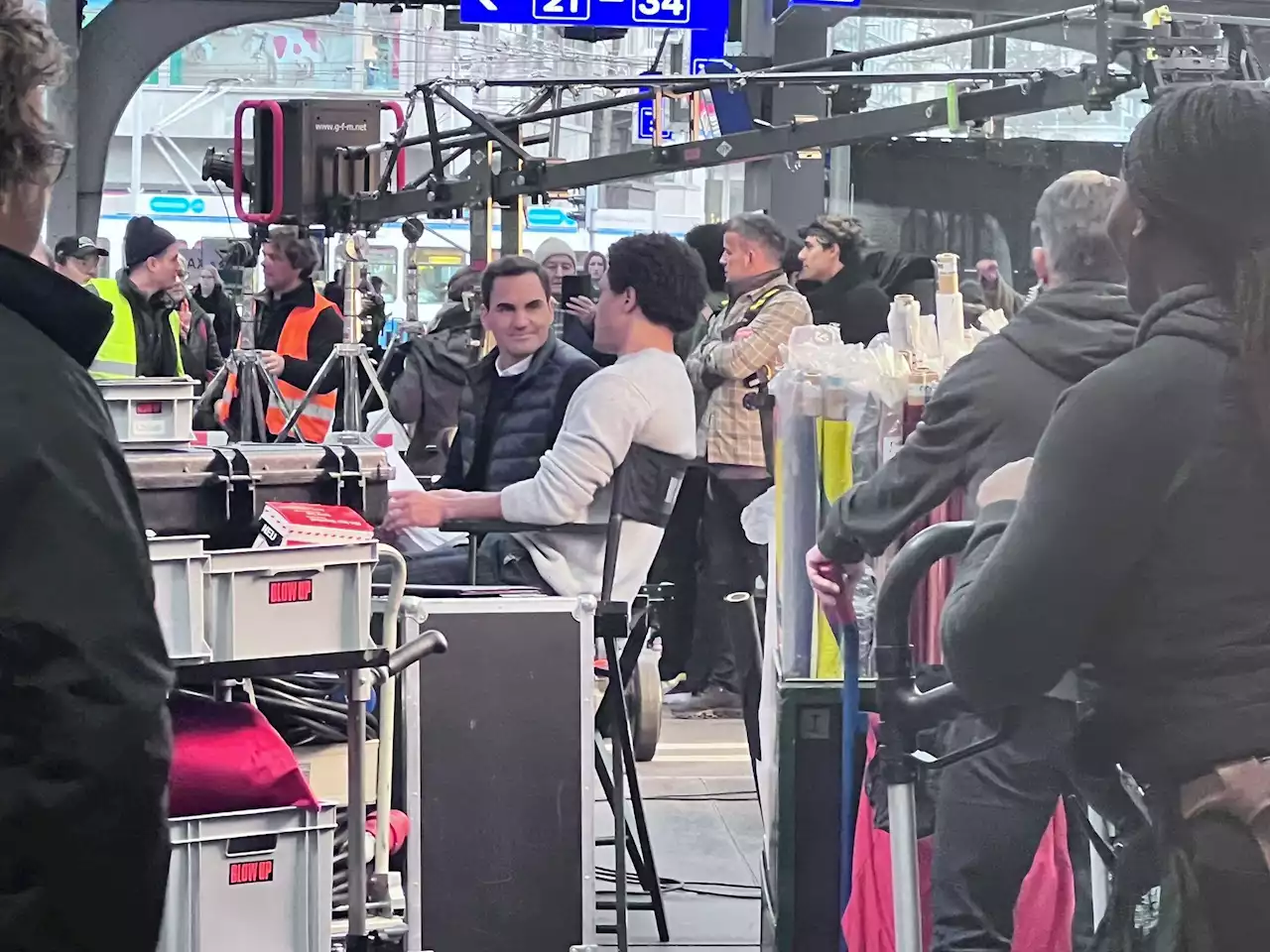 Mysteriöser Zug: Roger Federer und Trevor Noah drehen Werbespot im Hauptbahnhof Zürich