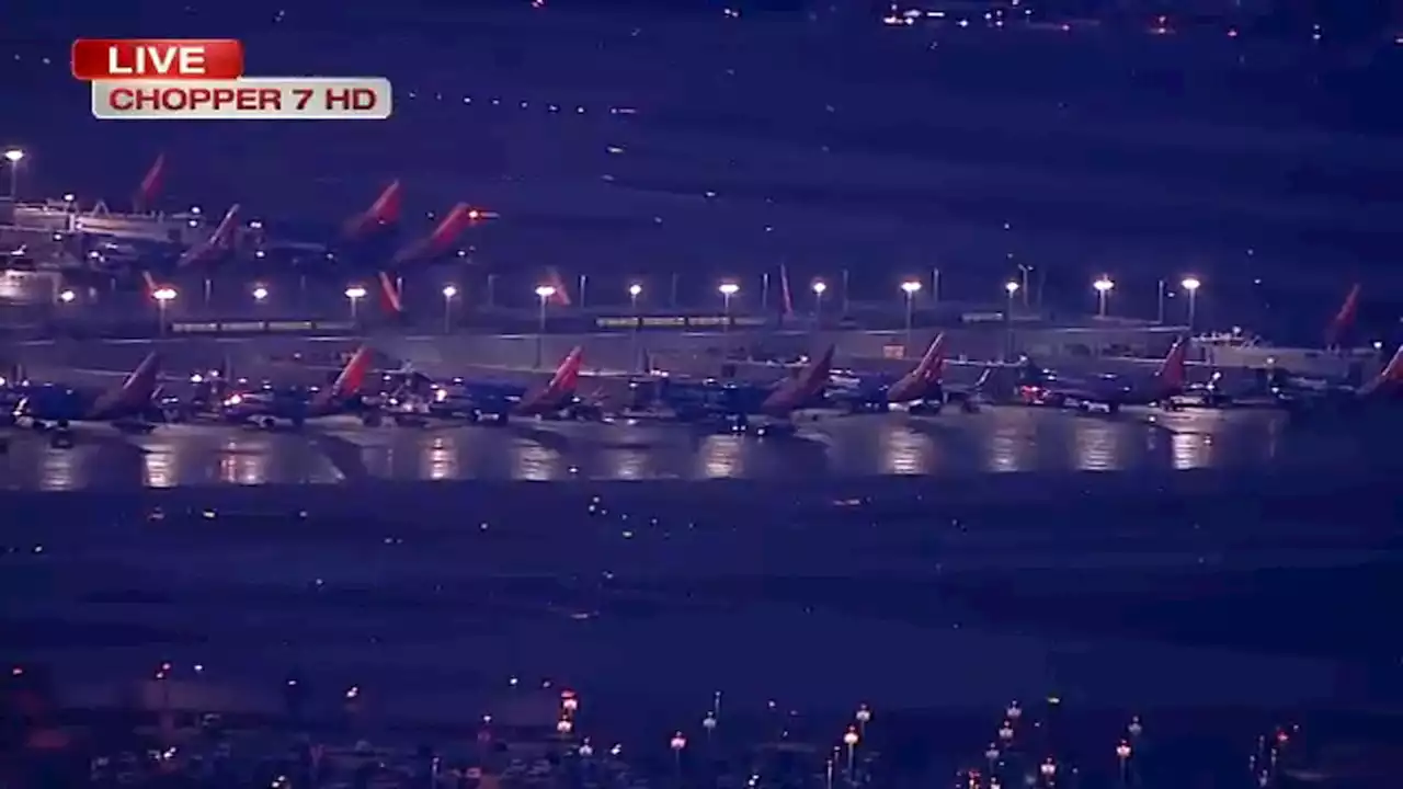 Delays expected after system outage grounds flights, including at O'Hare, Midway