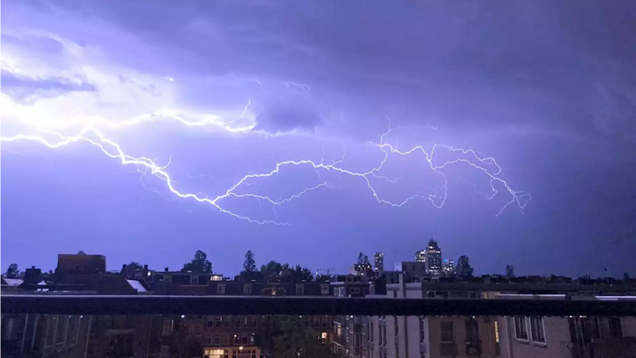 KNMI geeft code geel af: vanavond onweersbuien, morgenochtend zware windstoten