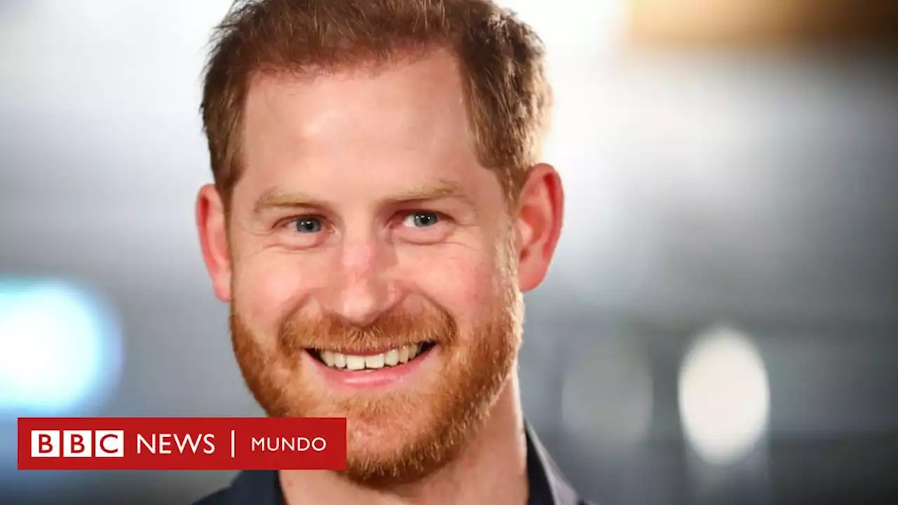 'Falta conciencia del mundo exterior': la mordaz crítica del corresponsal real de la BBC sobre las memorias del príncipe Harry - BBC News Mundo