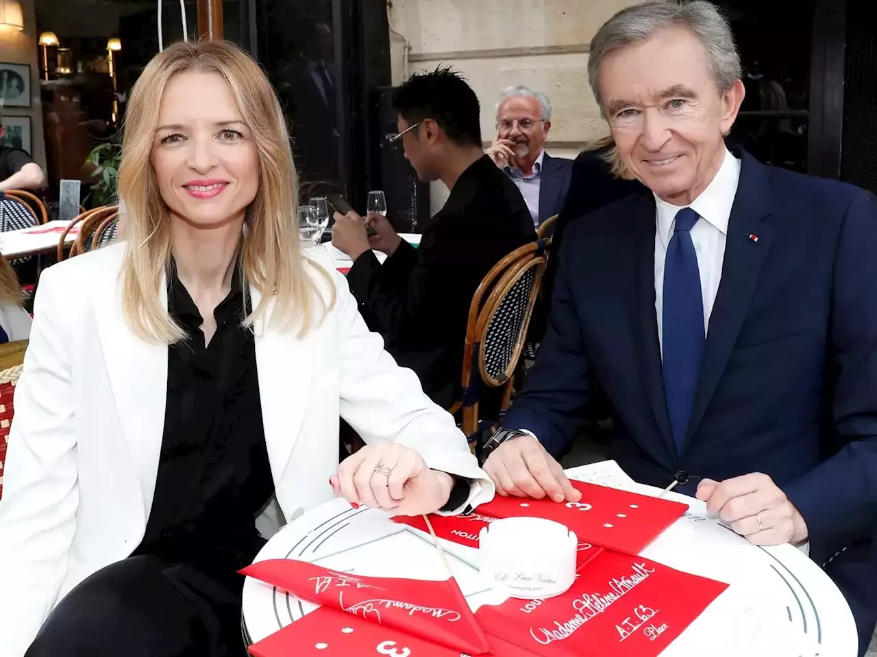 World's richest man promotes daughter to head Dior - BBC News