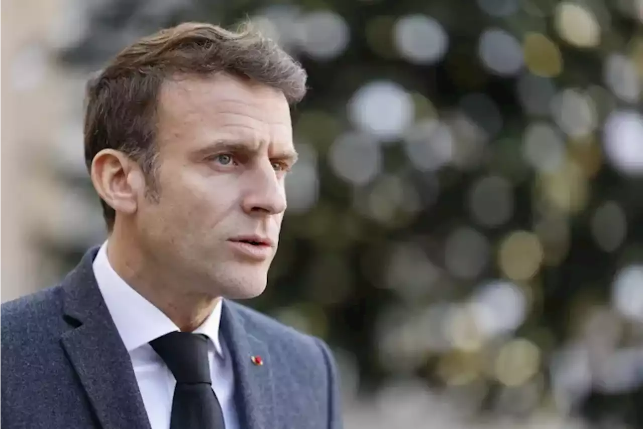 La r\u00e9forme des retraites est 'indispensable et vitale', estime Emmanuel Macron