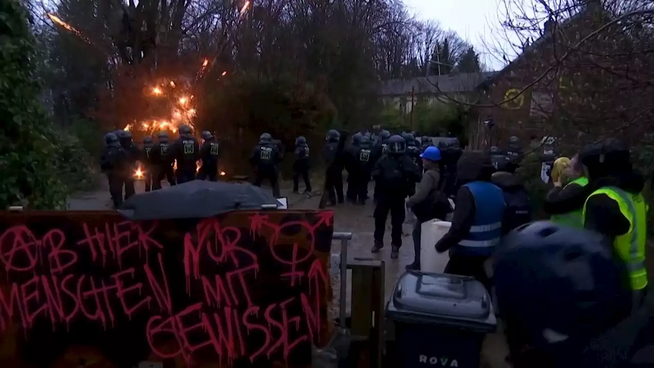 Polizei räumt Lützerath – Klimaaktivisten leisten Widerstand