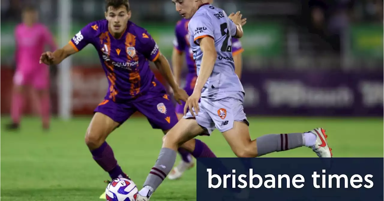 Red card drama as Perth Glory upset Brisbane Roar