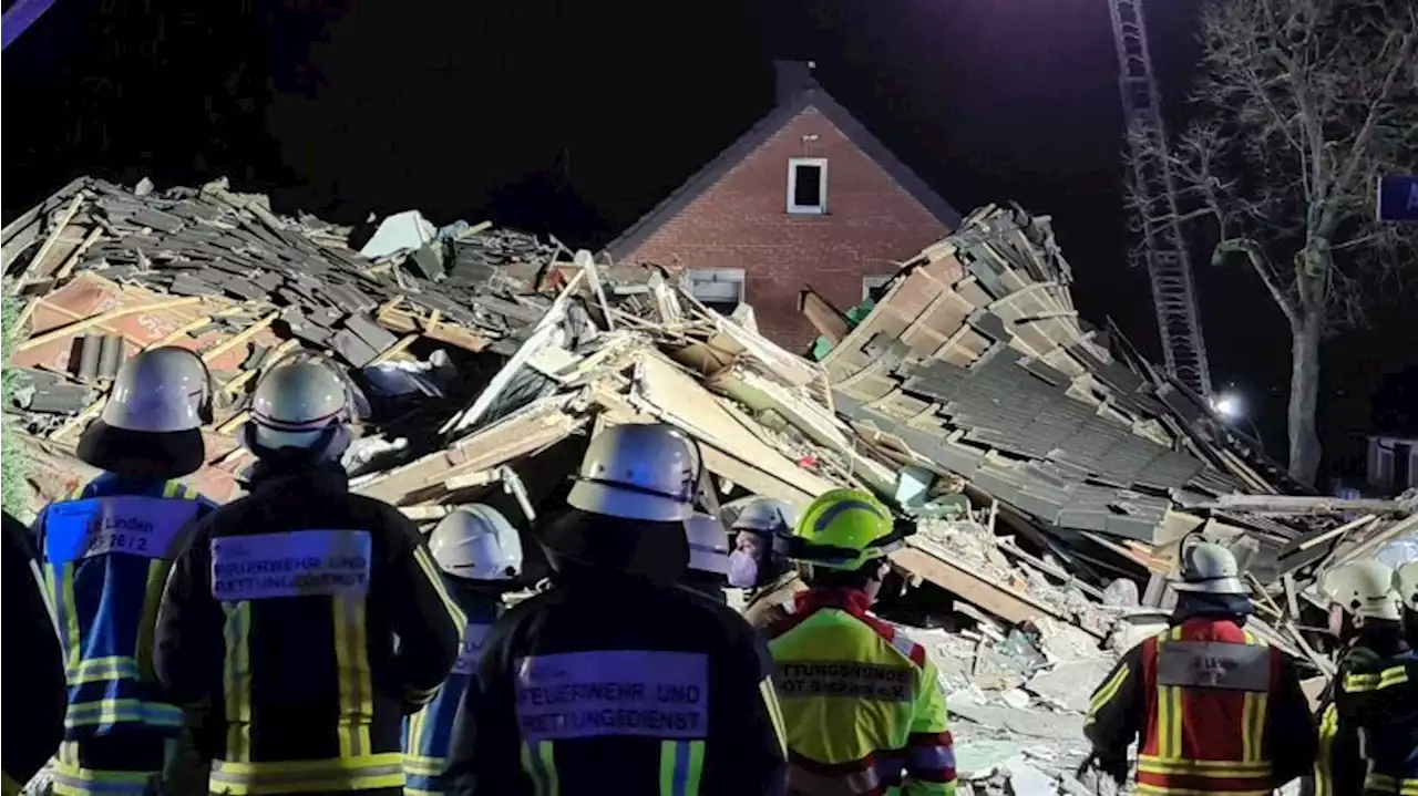 Gebäude in Bochum vollständig eingestürzt