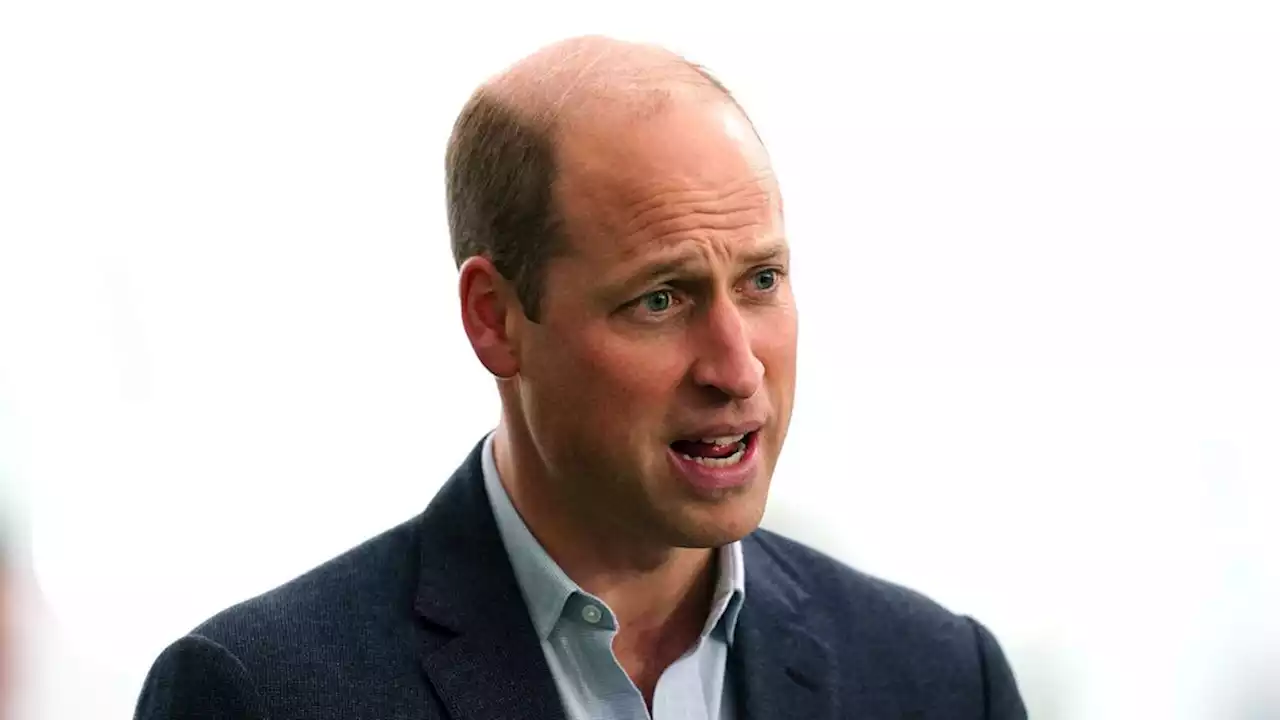 Prince William en deuil : il pleure l'un de ses parrains, un roi bien connu