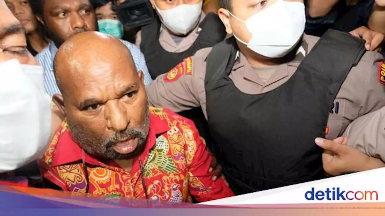 Dana Otsus Rp 500 T Era Lukas Enembe yang Sempat Jadi Sorotan