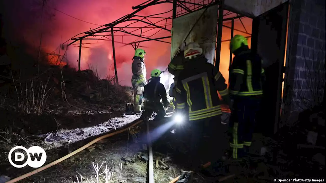 Ukraine aktuell: Bomben auf Charkiw nach Baerbock-Besuch | DW | 11.01.2023