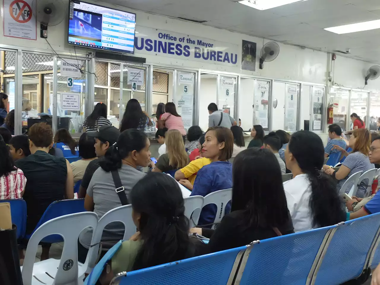 Business permit applications reach 13,806 over first 5 days