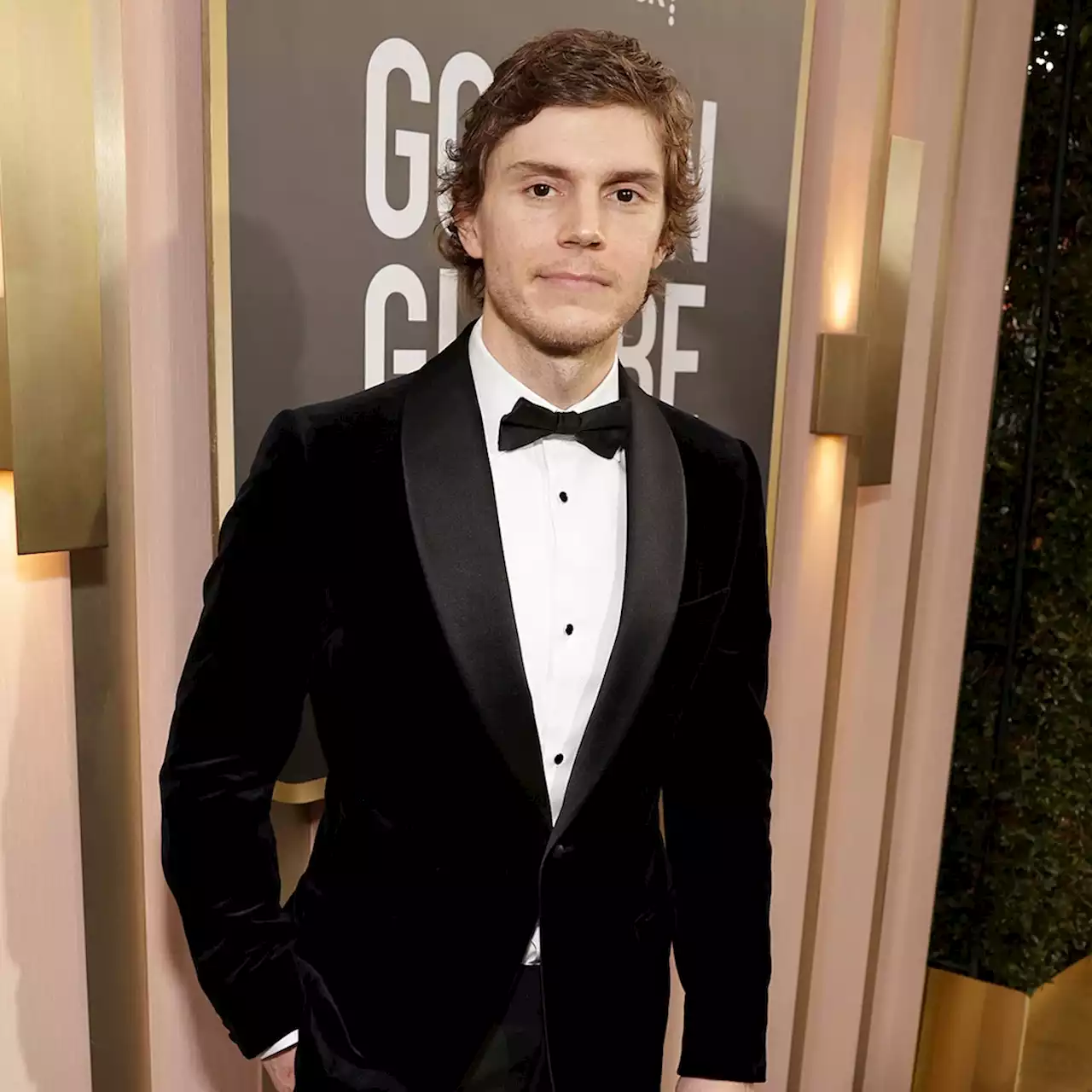 2023 Golden Globes: Evan Peters Thanks DAHMER Viewers For Supporting a 'Difficult' Show to Watch - E! Online