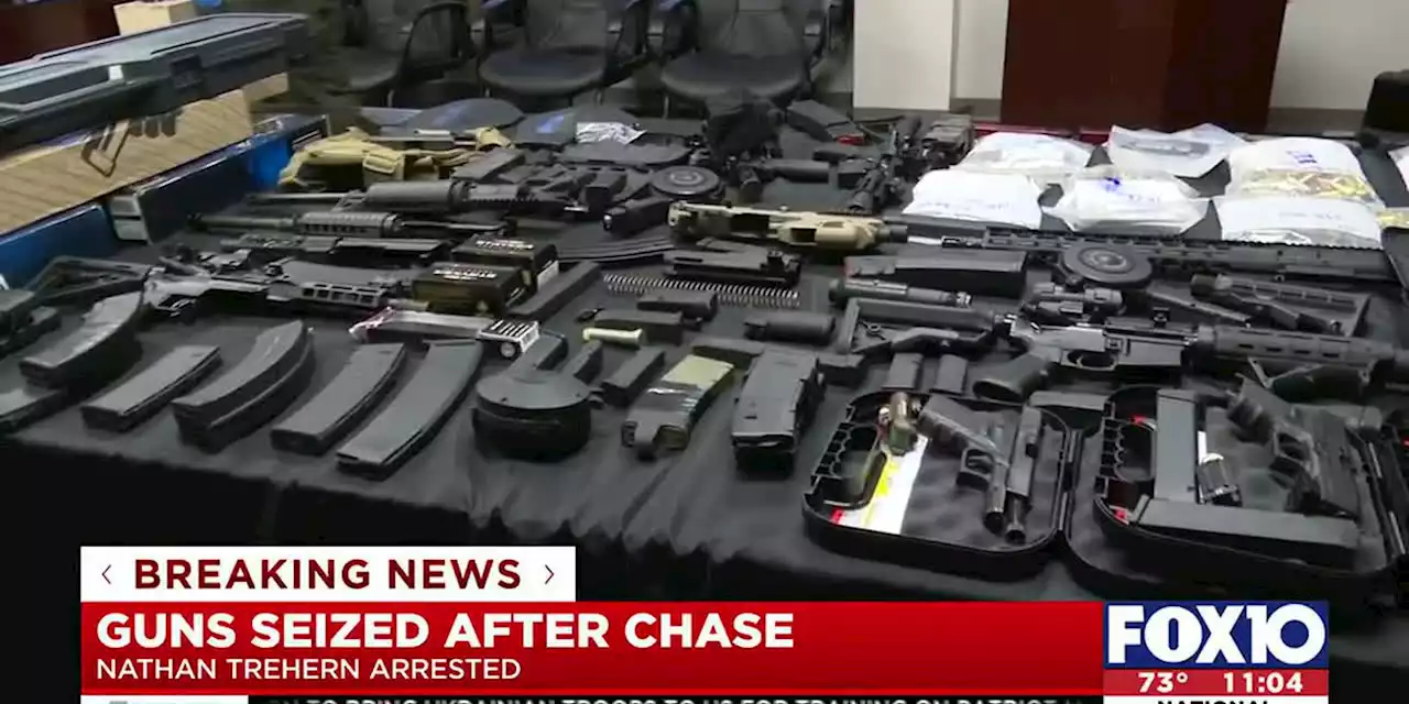 Guns seized by deputies after chase in Mobile County