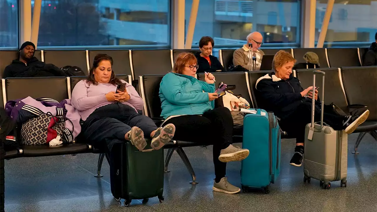 FAA lifts airline ground stop as flight delays, cancellations pile up across the country