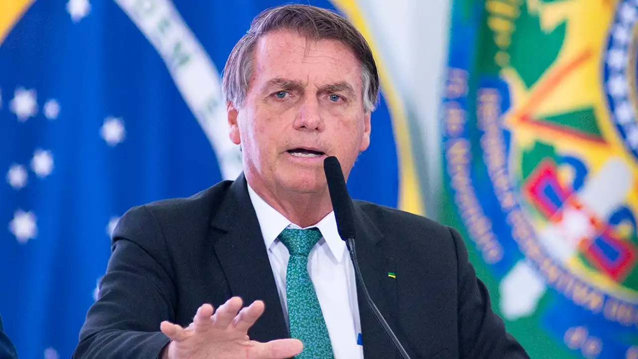 Bolsonaro may leave Florida for Brazil early as pressure to extradite him grows