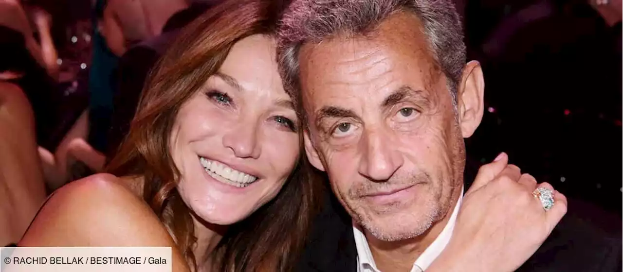 PHOTO – Nicolas Sarkozy torse nu au camping : Carla Bruni dévoile une incroyable photo de jeunesse ! - Gala