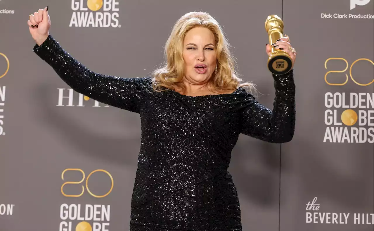 Jennifer Coolidge’s Acceptance Speech Was The Best Thing About The Golden Globes