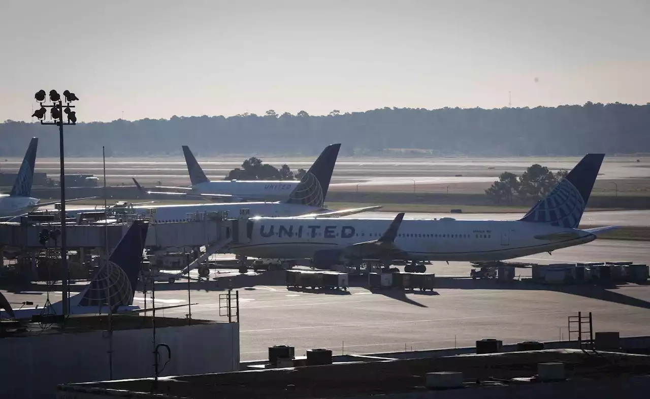 Hundreds of flights delayed at Hobby and IAH airports in Houston after nationwide FAA outage