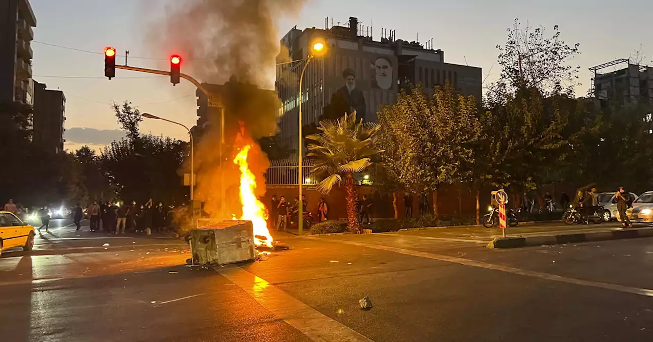 Teheran senza veli. Successi, paure e futuro secondo due manifestanti iraniani