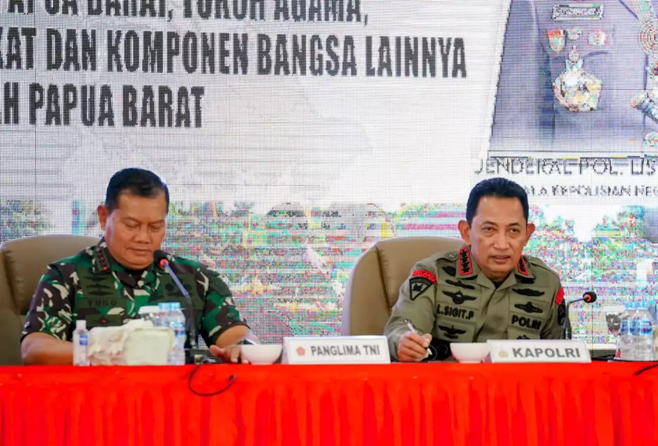 Kapolri dan Panglima TNI Berkeliling Papua, Siap Kawal Keamanan dan Ketertiban