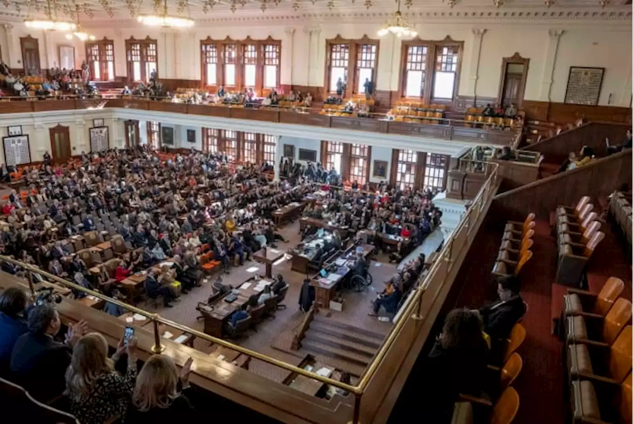 Oaths, M&Ms and a historic Quran: Texas’ freshman lawmakers begin their inaugural legislative session