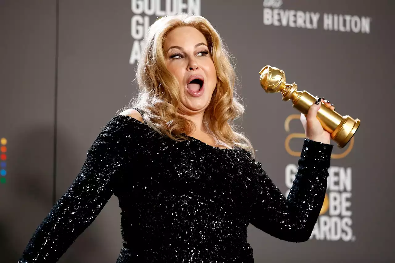 El aplaudido discurso de Jennifer Coolidge en los Globos de Oro sobre los sueños frustrados y el éxito tardío