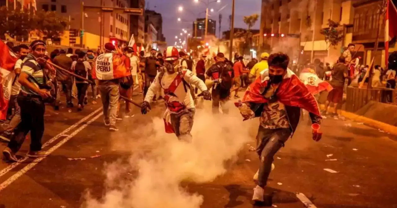 Perú decretó toque de queda en Puno, epicentro de las protestas