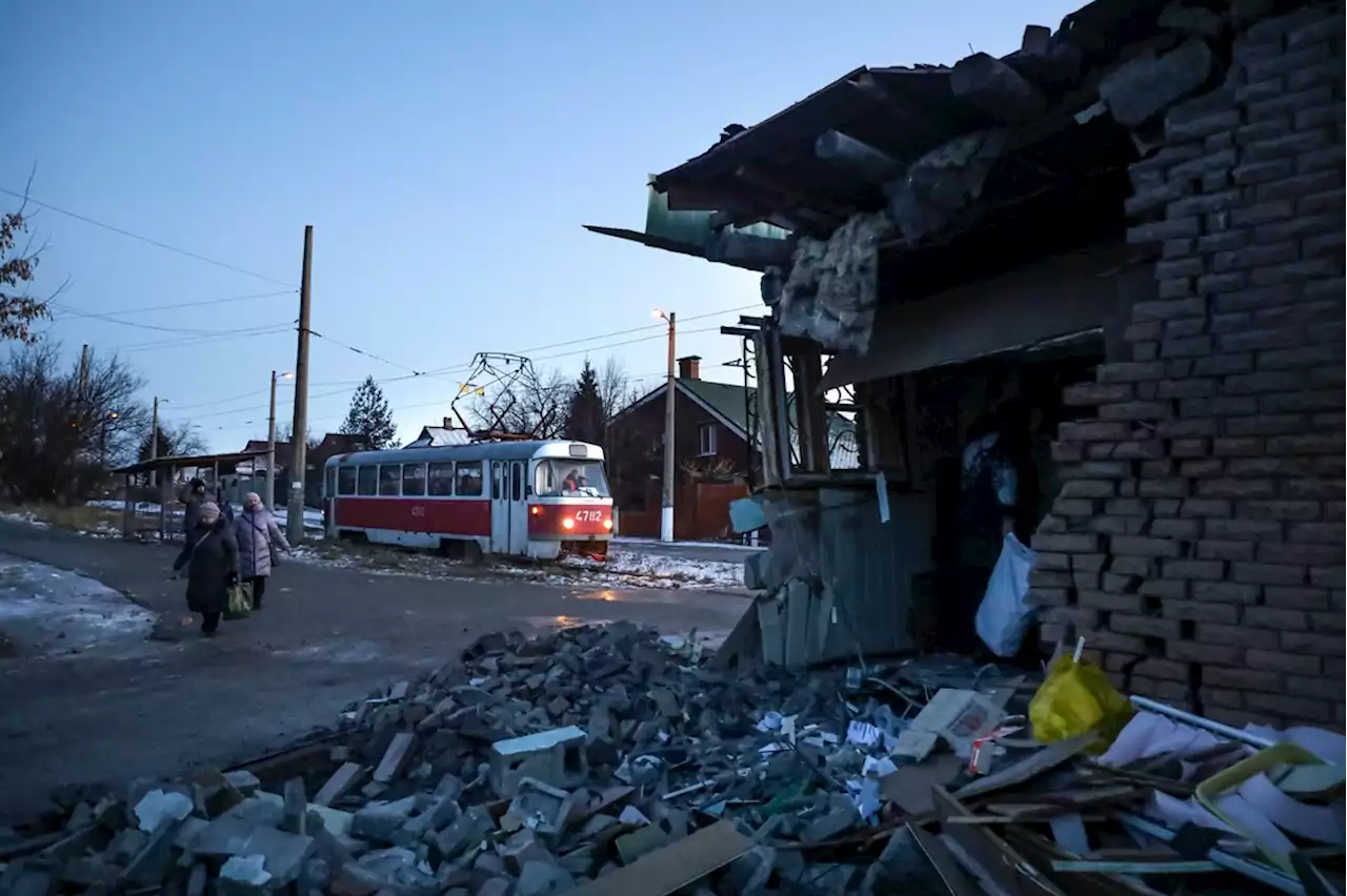 Tropas rusas continúan asalto en la región de Donietsk