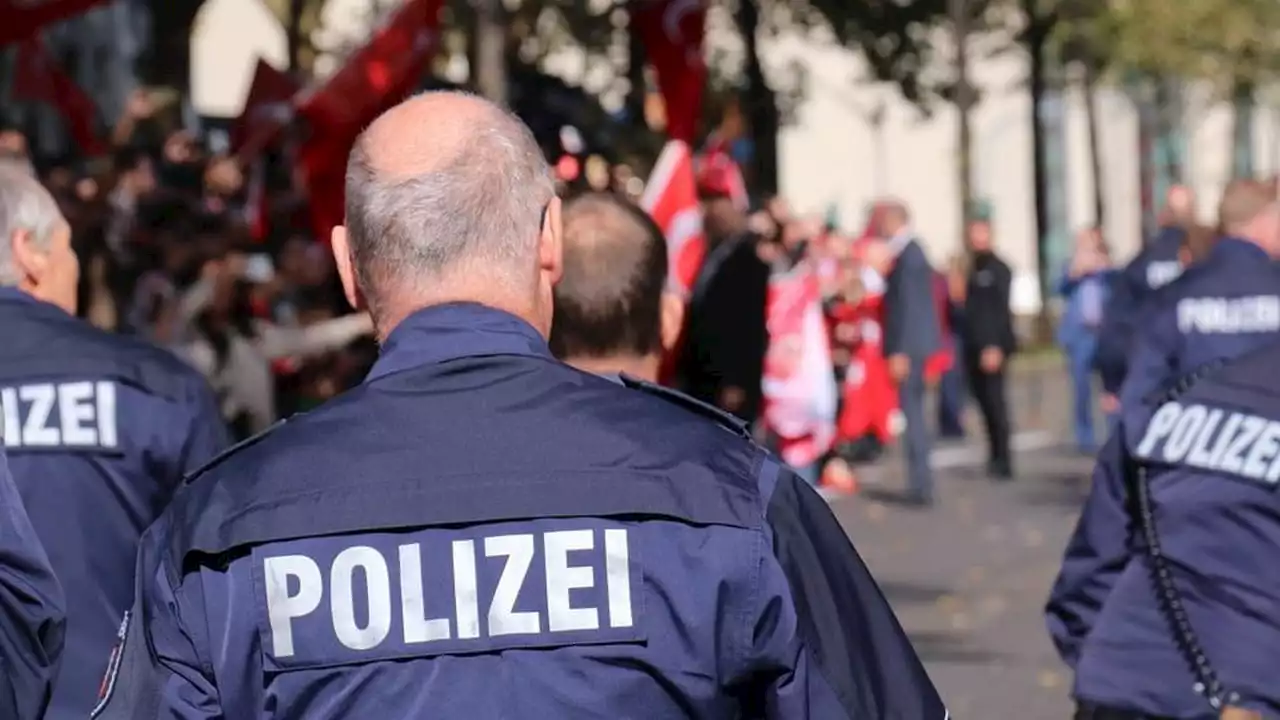 Germania, accoltella e uccide una donna in strada e ne ferisce un'altra