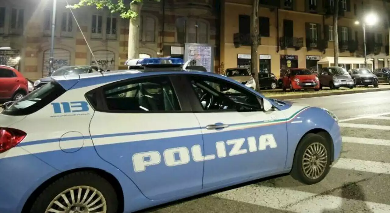 Milano, trovato con più 900 dosi di cocaina: arrestato dalla Polizia