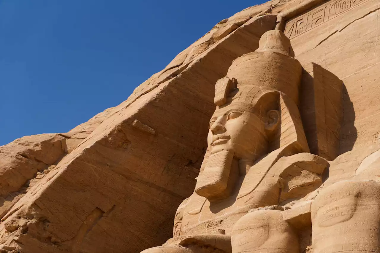 En Egypte, des voleurs pris sur le fait en train de dérober une statue de 10 tonnes de Ramsès II