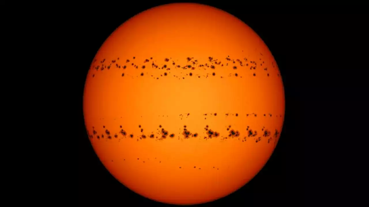 Incredible time-lapse photo captures the sun during an 8-year sunspot peak