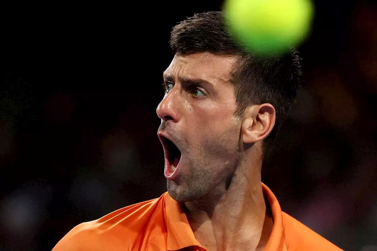 Novak Djokovic se resiente en su primer entrenamiento en Australia